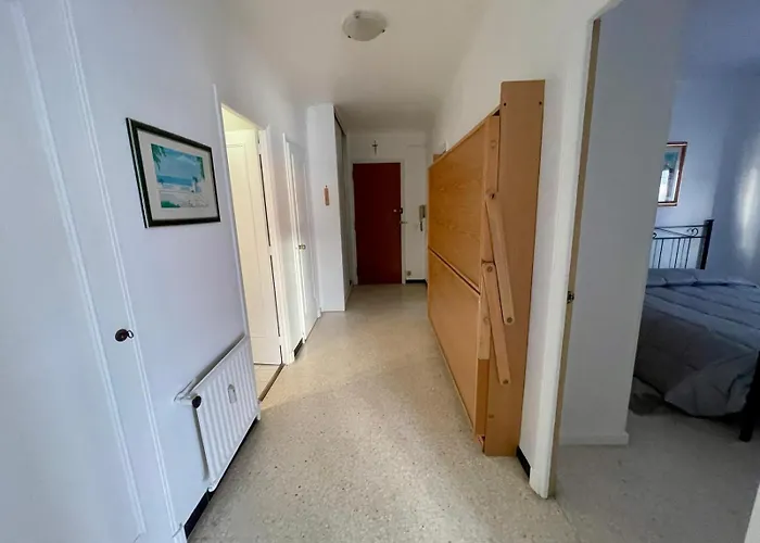 Waterfront Close Casino مينتون