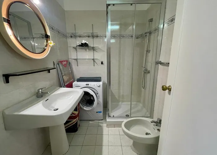 Waterfront Close Casino شقة